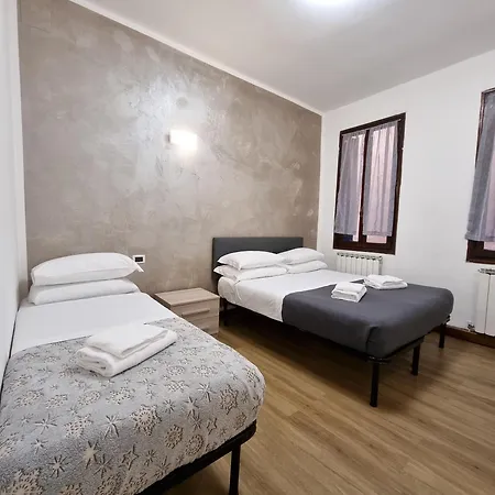 Appartamento Rialto House Venezia Esterno foto