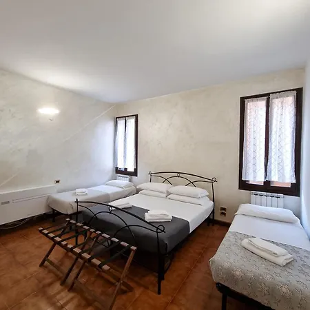 Appartamento Rialto House Venezia Esterno foto