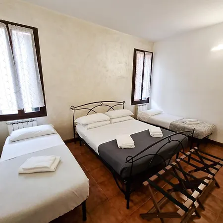Appartamento Rialto House Venezia Esterno foto